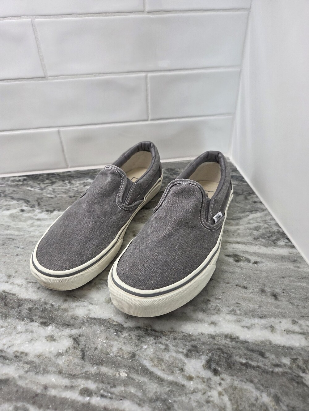 Vans Classic Slip-On Sneakers Gray M6 W7.5